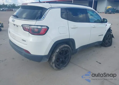 2017 Jeep New Compass Latitude 4X4 z USA, uszkodzony, nr VIN 3C4NJDBB6HT641838